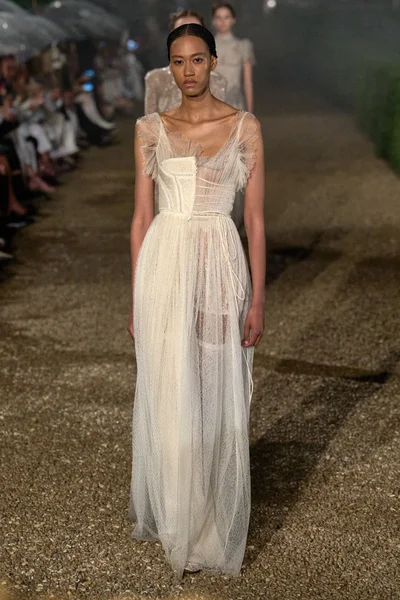 Look 30